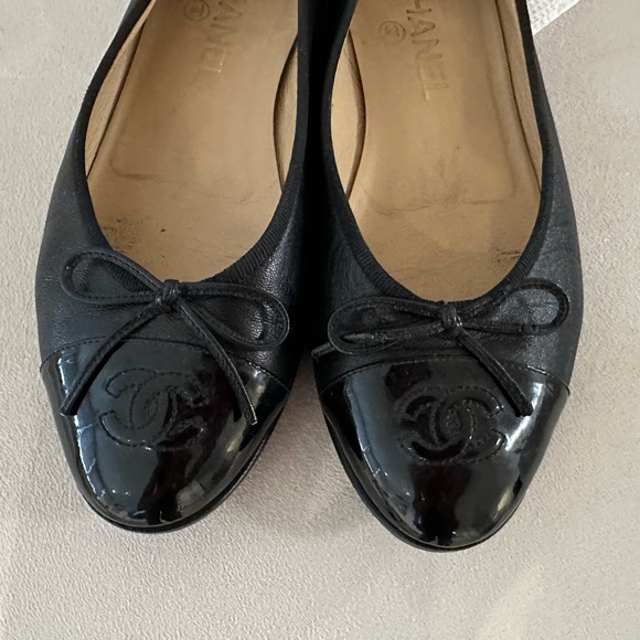 Chanel Ballet Flats w patent leather toe • size 37 - Picture 5 of 14